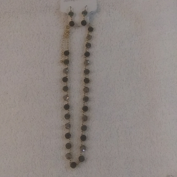 Necklace Earring set - Picture 2 of 5